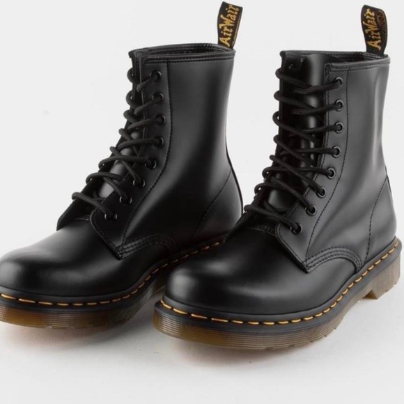 Dr Martens Boots size 8 - Picture 1 of 7
